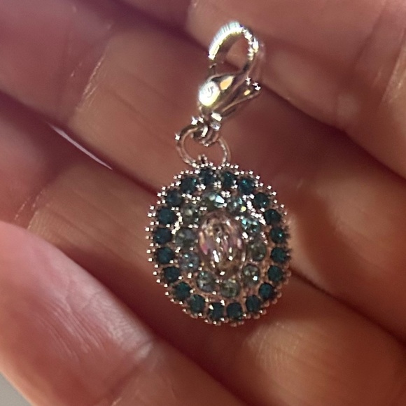 Origami Owl Jewelry - Cute teal oval dangle with Swarovski crystals